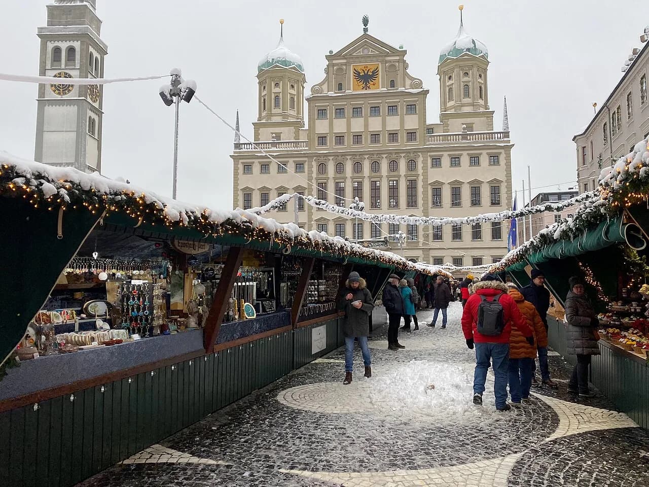 Augsburger Christkindlesmarkt Food Guide: What to Eat & Drink