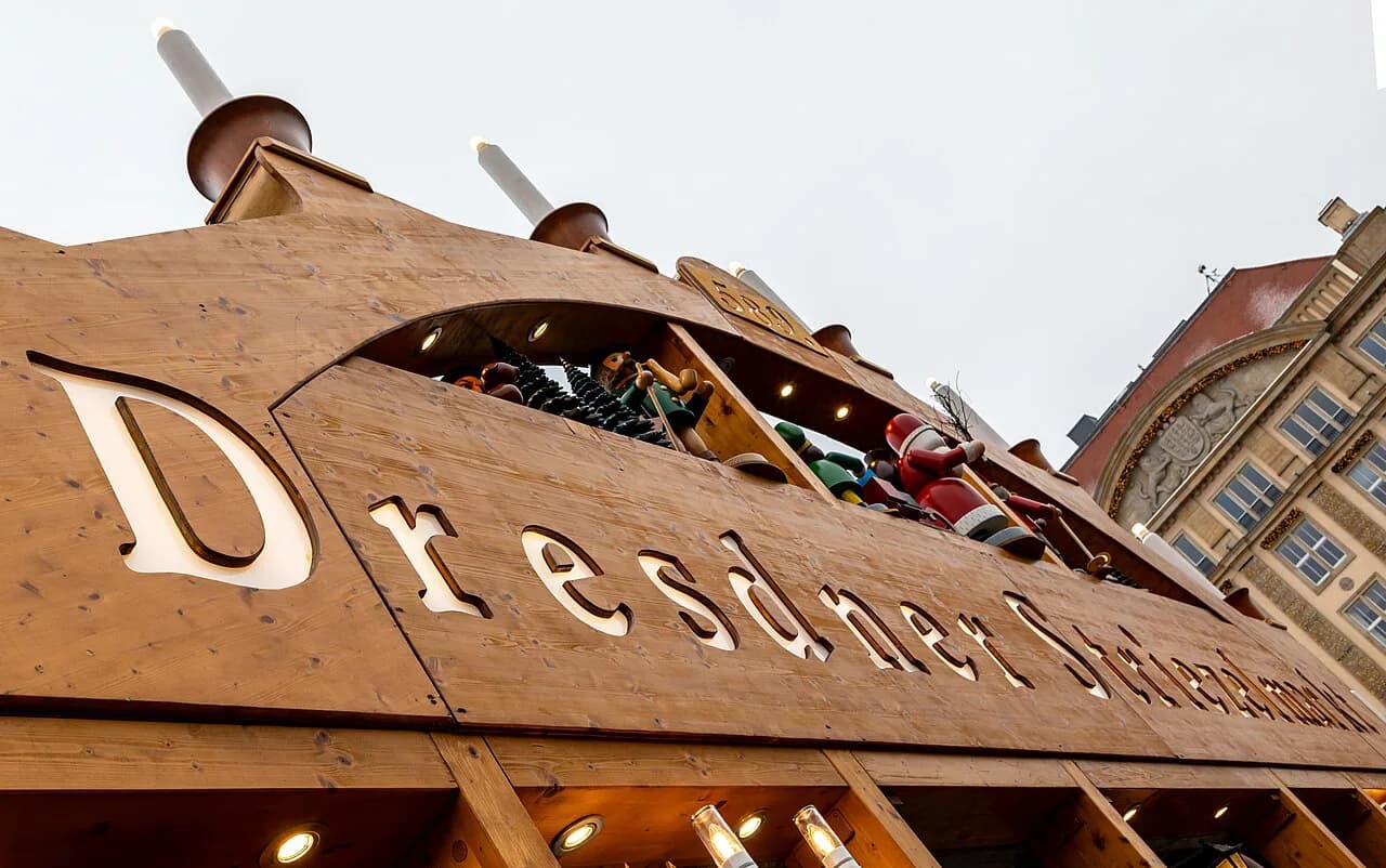 Dresden Christmas Market Guide: Striezelmarkt Dates, Food & Tips