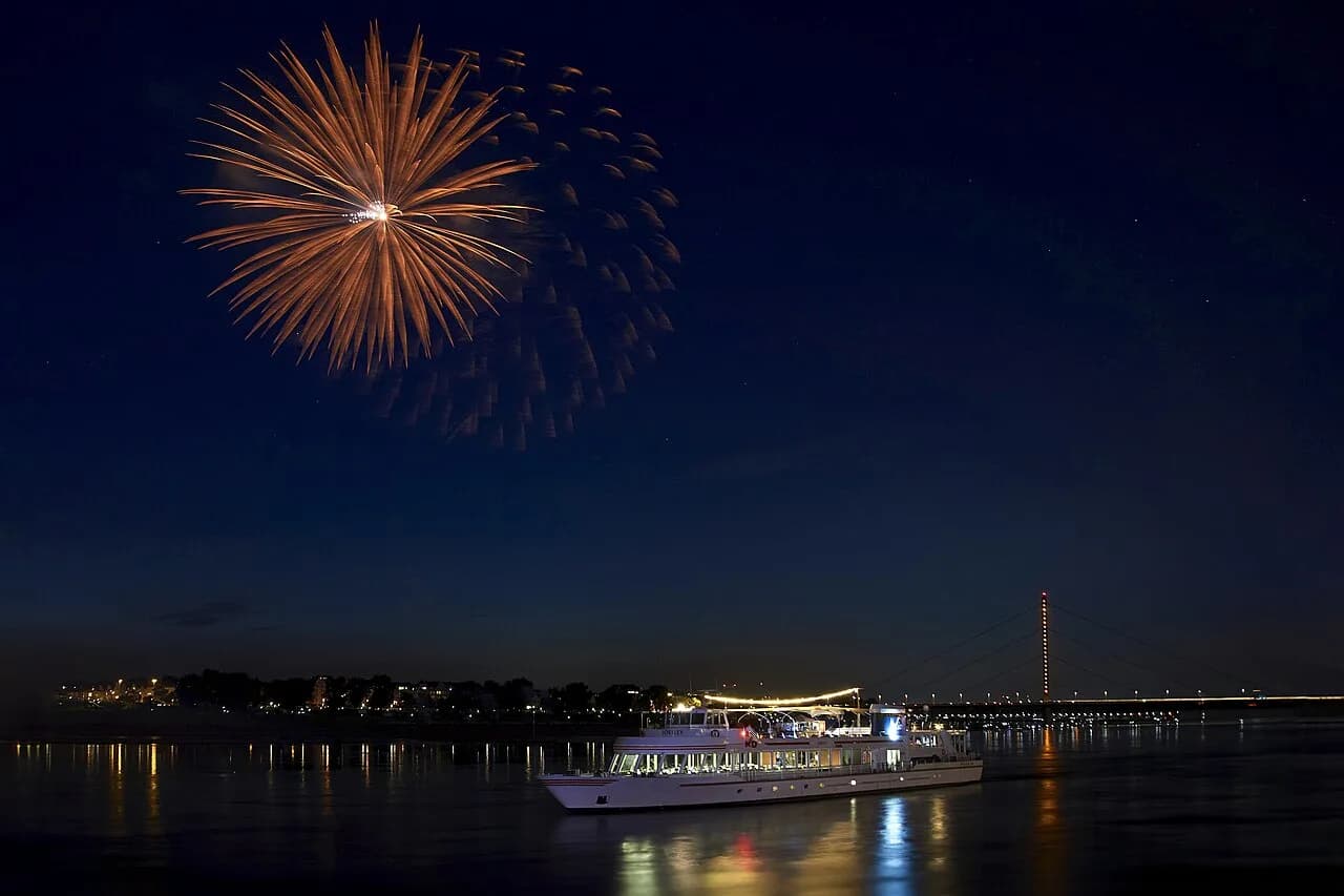 4 Düsseldorf Festival Plans: Karneval and Rheinkirmes