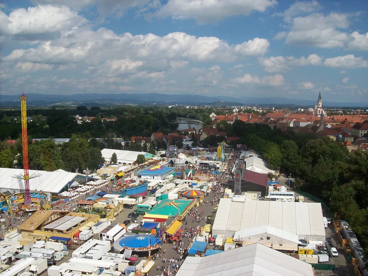 Gaeubodenvolksfest Food Guide: What to Eat & Drink in Straubing