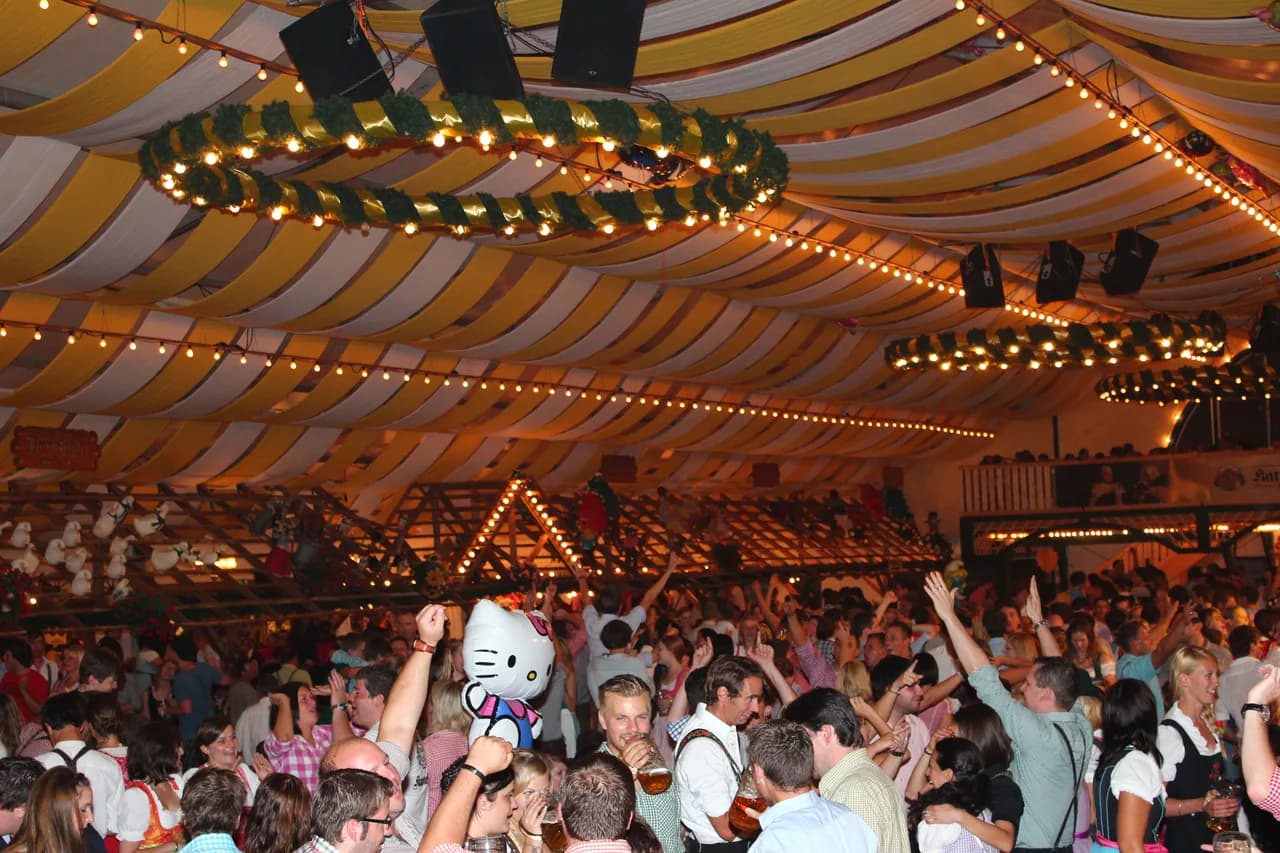 Gäubodenvolksfest Straubing Beer Tents and Tickets: Complete Guide