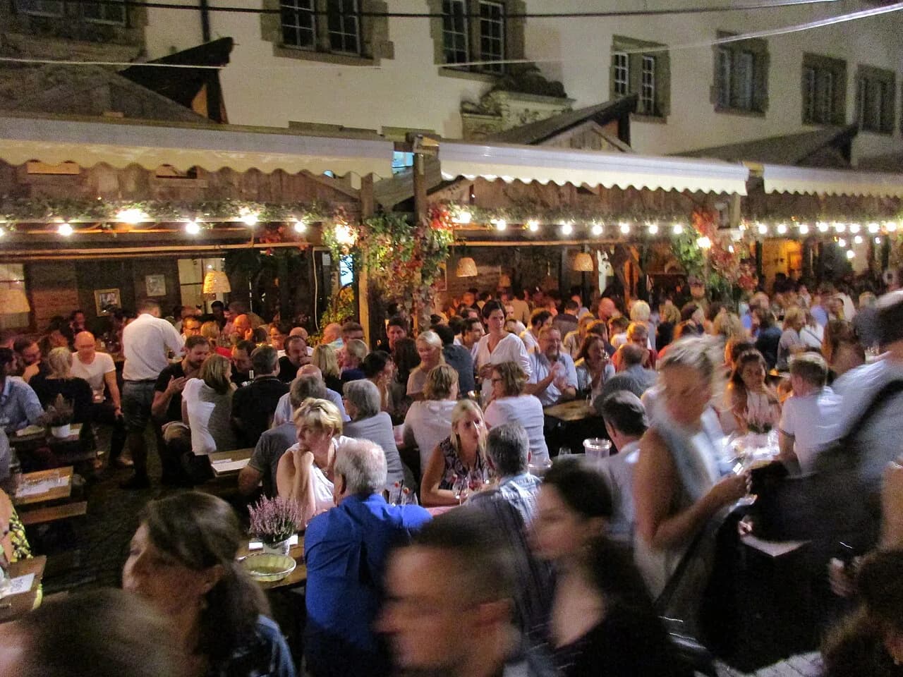 German Wine Festival Guide for First-Timers: Tips, Etiquette & What to Expect