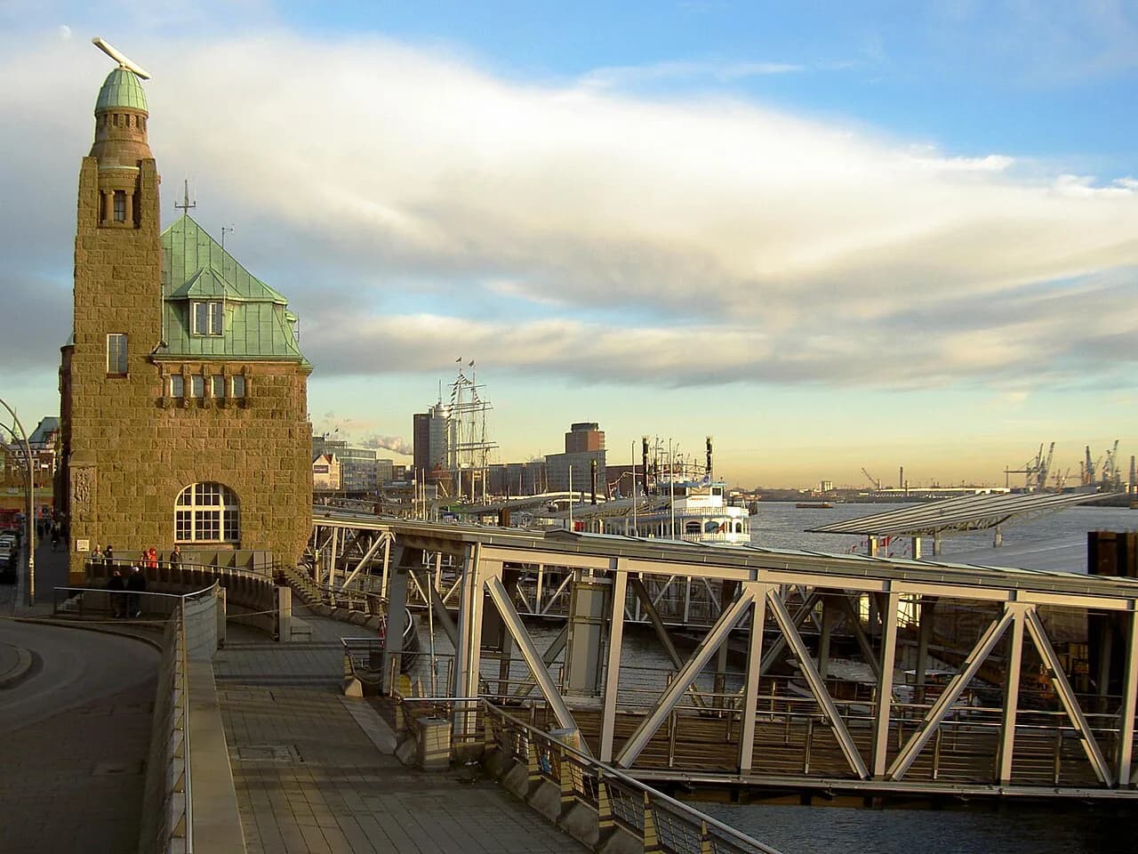 4 Best Festivals in Hamburg: A No-Camping City Guide