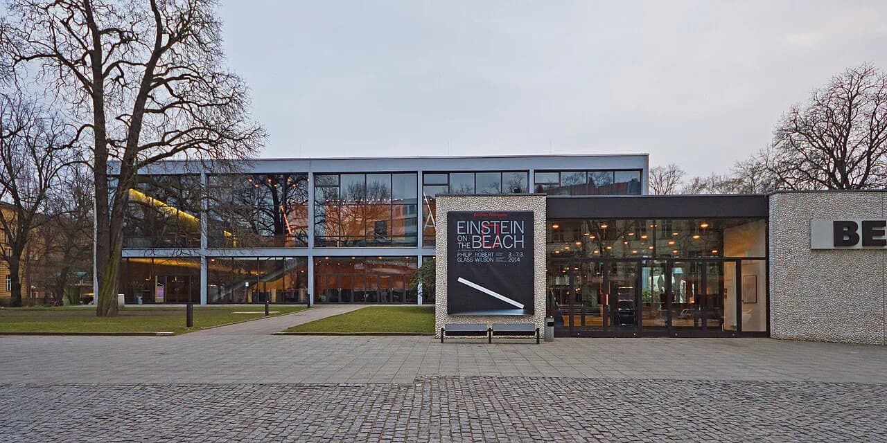How to Get to Berliner Theatertreffen: Venues, Transport & Travel Tips