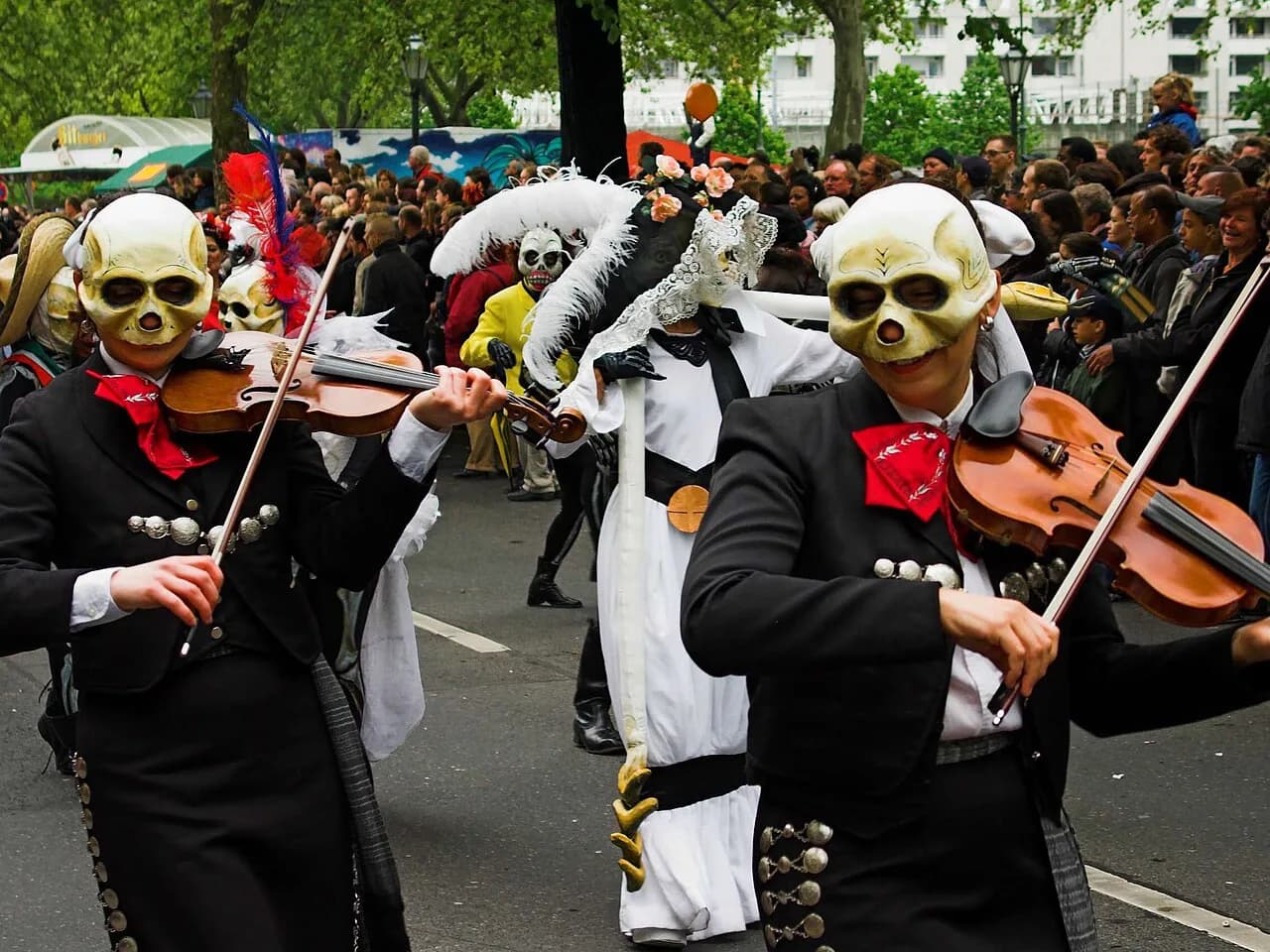 How to Get to the Carnival of Cultures Berlin: Transport Guide