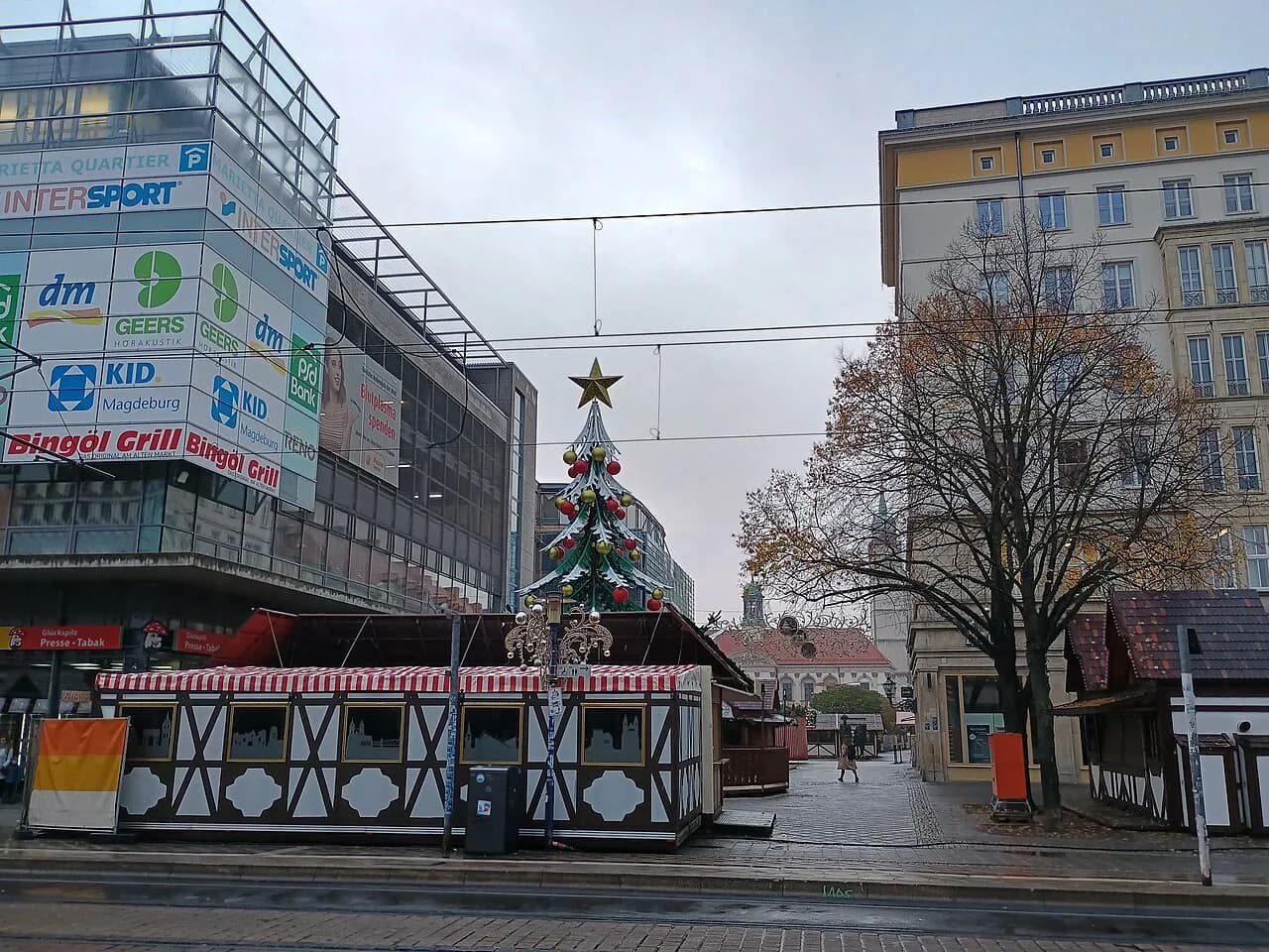 Magdeburger Weihnachtsmarkt Food Guide: Must-Try Eats & Drinks