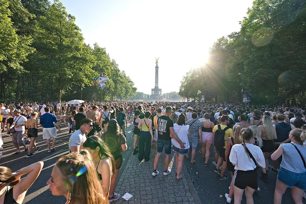 What to Wear to Rave The Planet Berlin: Outfit Guide & Packing List