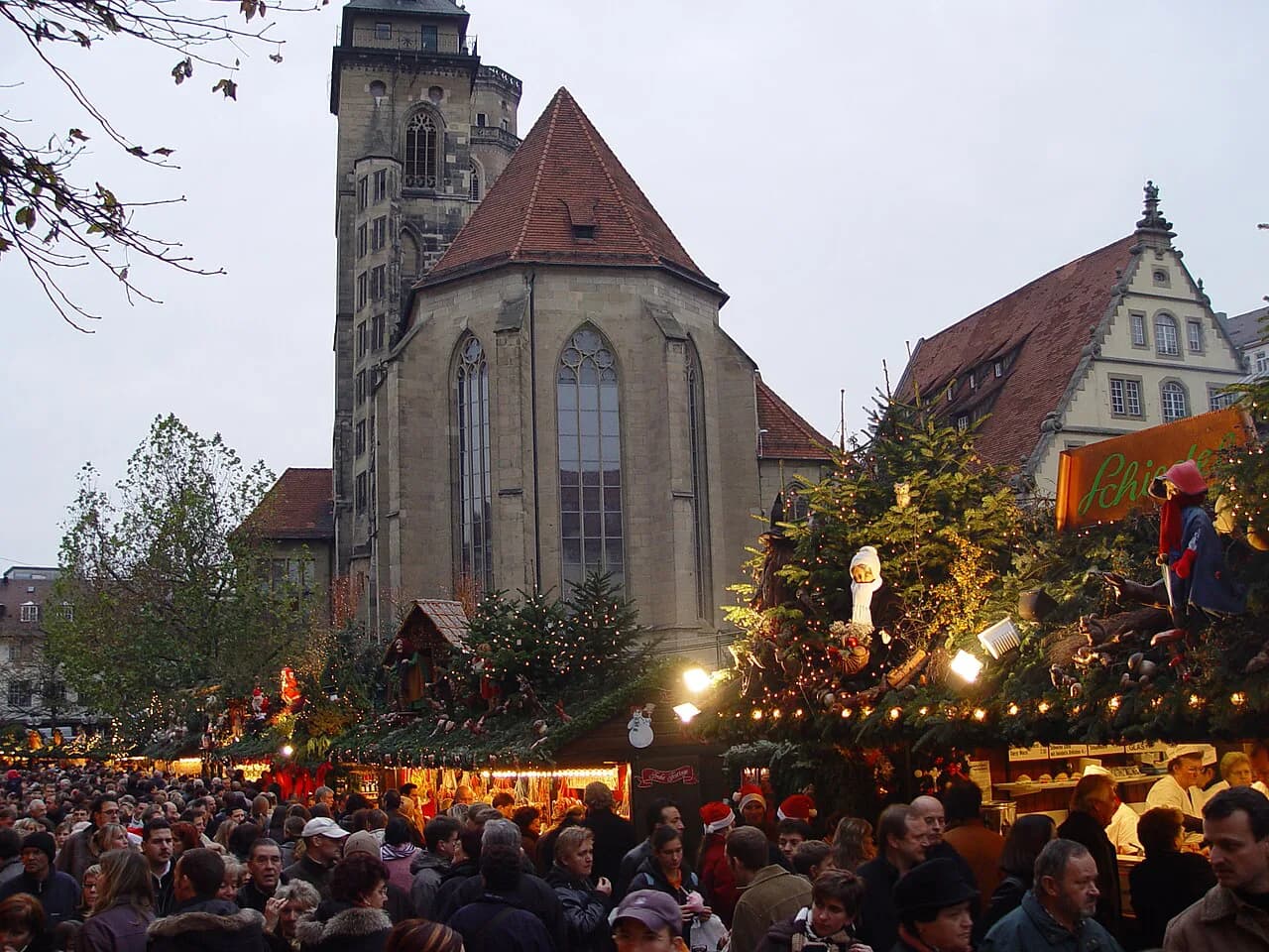 What to Wear to Stuttgart Christmas Market: Outfit Guide & Packing List