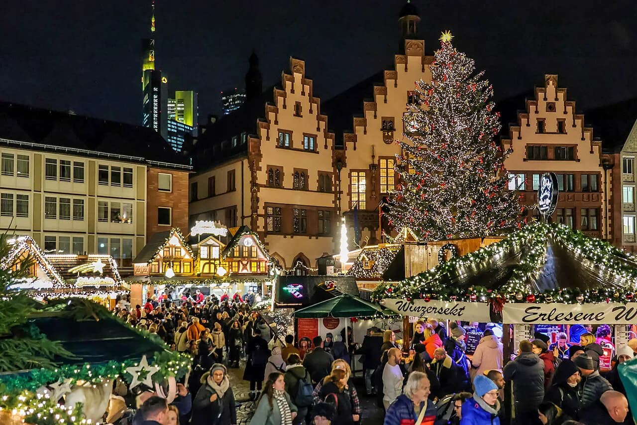 Where to Stay for Frankfurt Christmas Market: Best Areas & Hotels