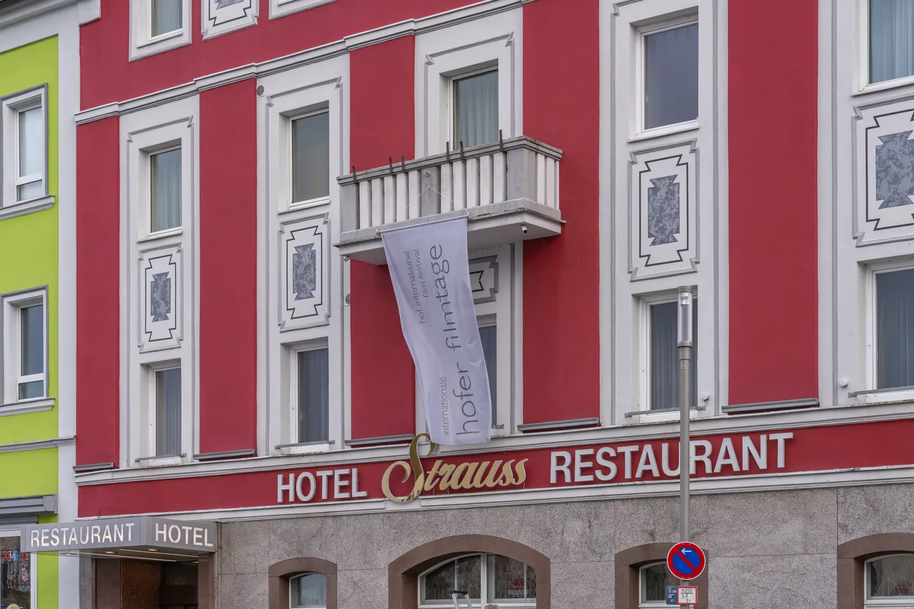 Where to Stay for Hof International Film Festival: Top Areas & Tips