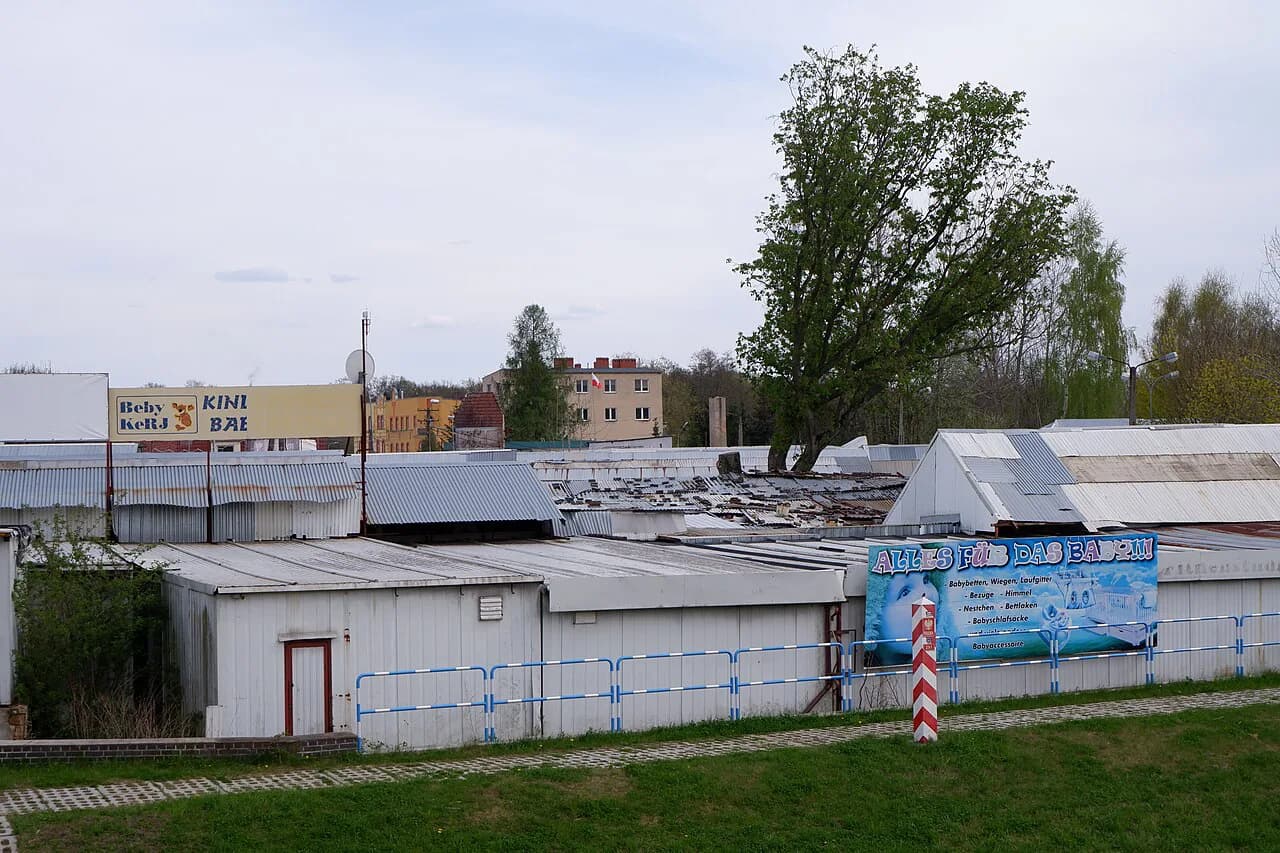 Where to Stay for Polenmarkt: Best Areas & Transport Tips