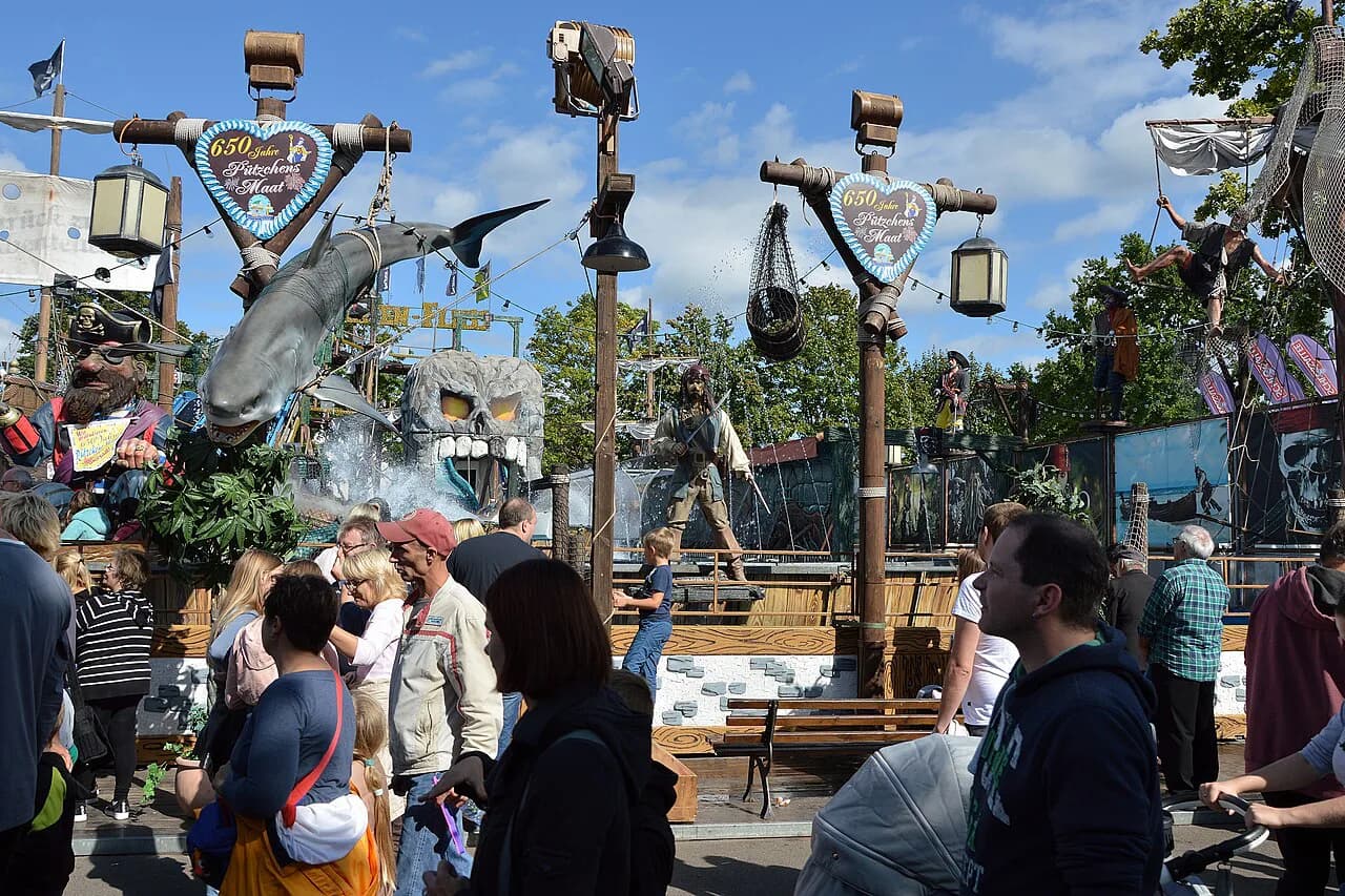 Where to Stay for Pützchens Markt: Top Areas & Hotels in Bonn
