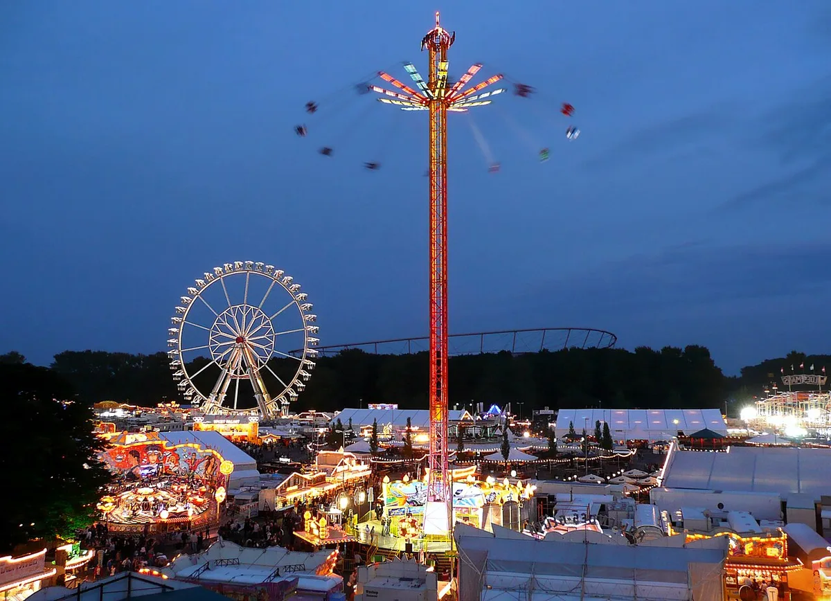 Schützenfest Karussel nachts — 2