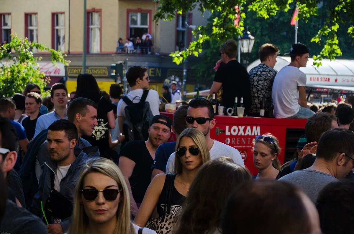 Costumed dancers in the Karneval der Kulturen parade in Berlin — 2