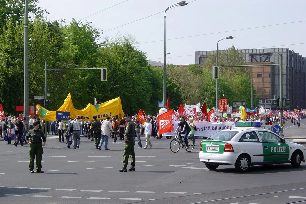 Street festival crowds and food stalls on May Day in Kreuzberg, Berlin, Germany — 2