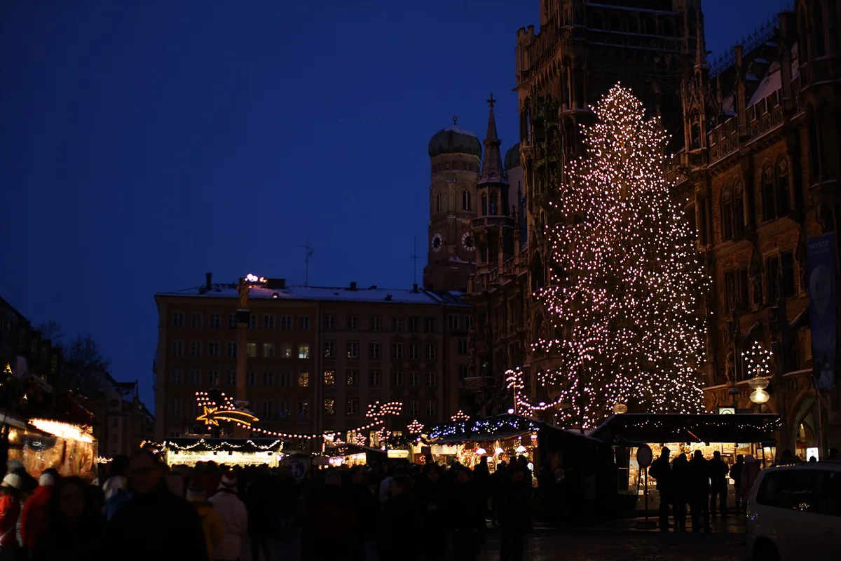 Münchner Christkindlmarkt 3 — 2