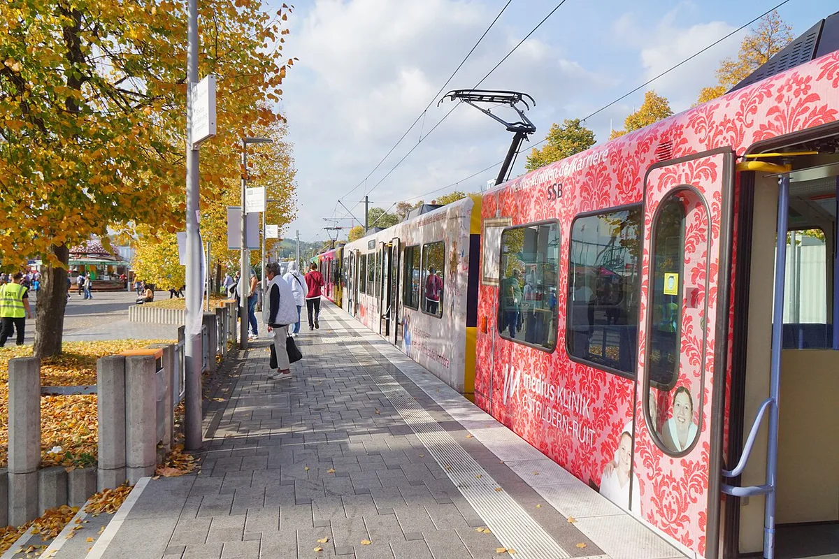 Stadtbahnhaltestelle Cannstatter Wasen 06 — 1
